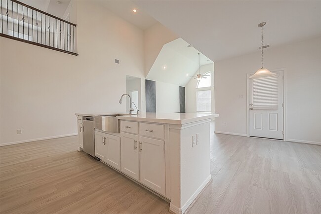 Building Photo - 3111 Trishelle Ct