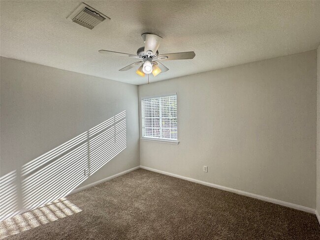 Building Photo - 11811 Madison Kendall Ln