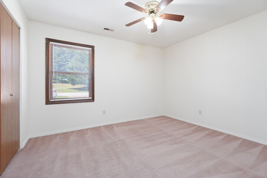 Building Photo - 4116 Benttree Dr