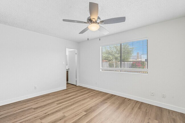 Building Photo - Wonderful East Valley Home! 4bedroom 1.5 B...