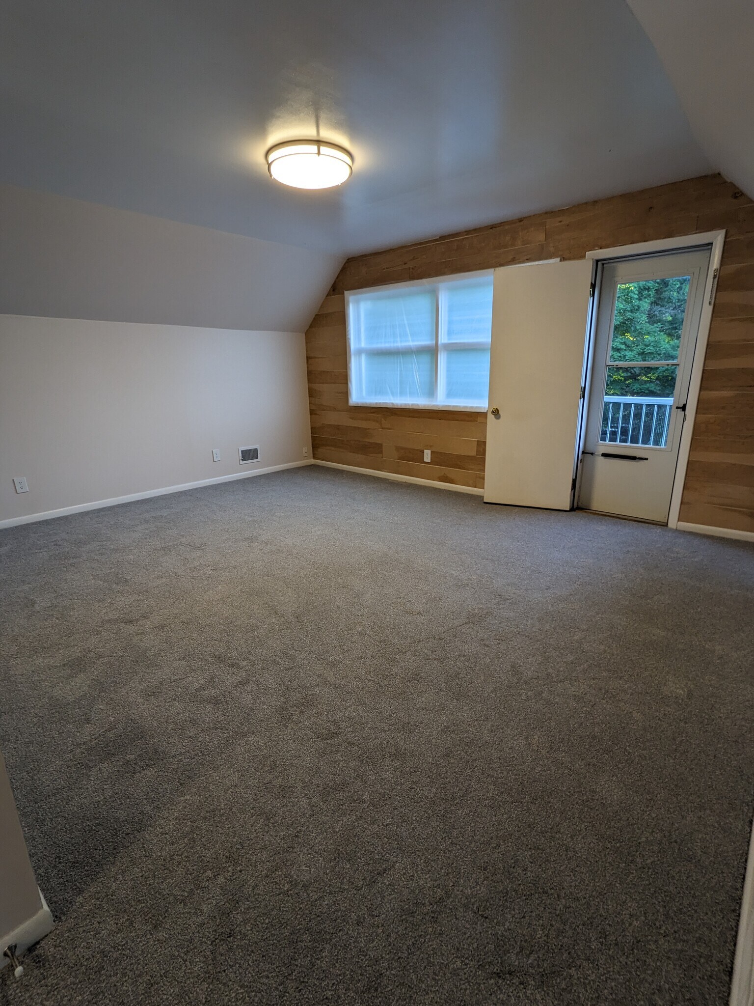 Family room - 316 S. Macomb