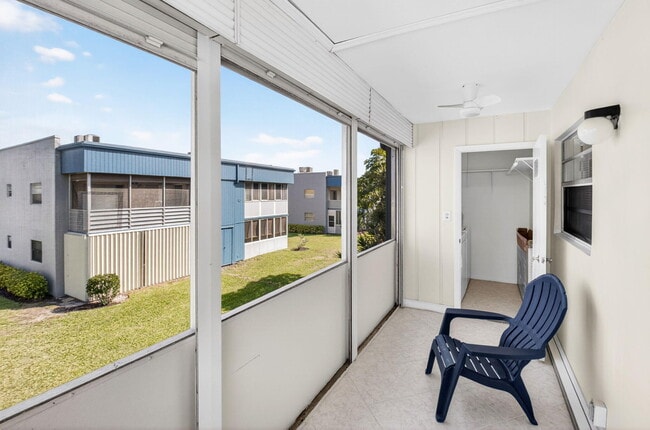 Building Photo - 173 Flanders C