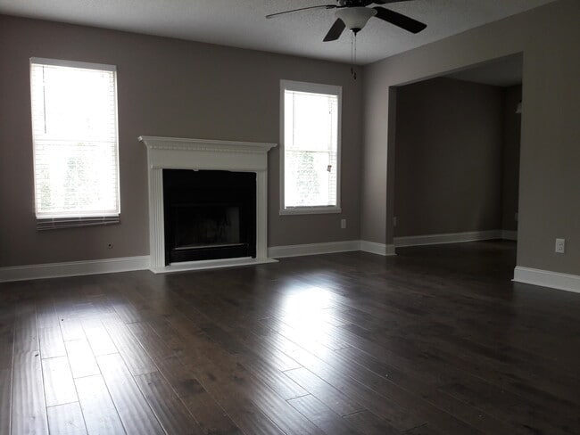 Building Photo - 1569 Foote St NE