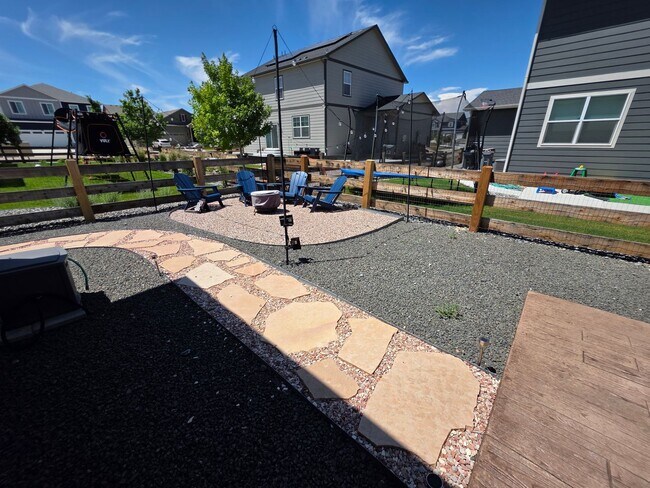 Building Photo - Beautiful Newer Build 3 Bedroom Home in Be...