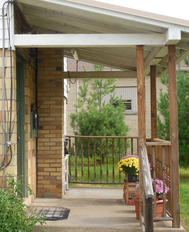 Building Photo - MT20