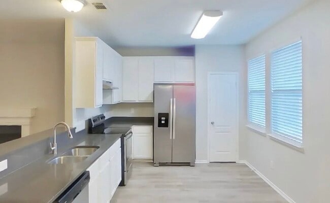 Building Photo - Charming 3-Bedroom Retreat Designed for Everyday Comfort