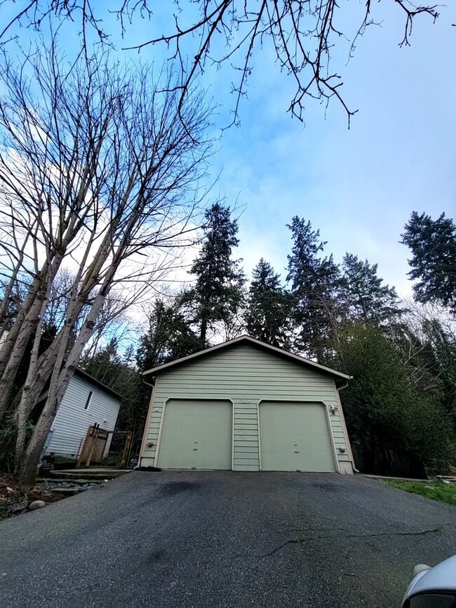 Building Photo - 2804 Pine Rd NE