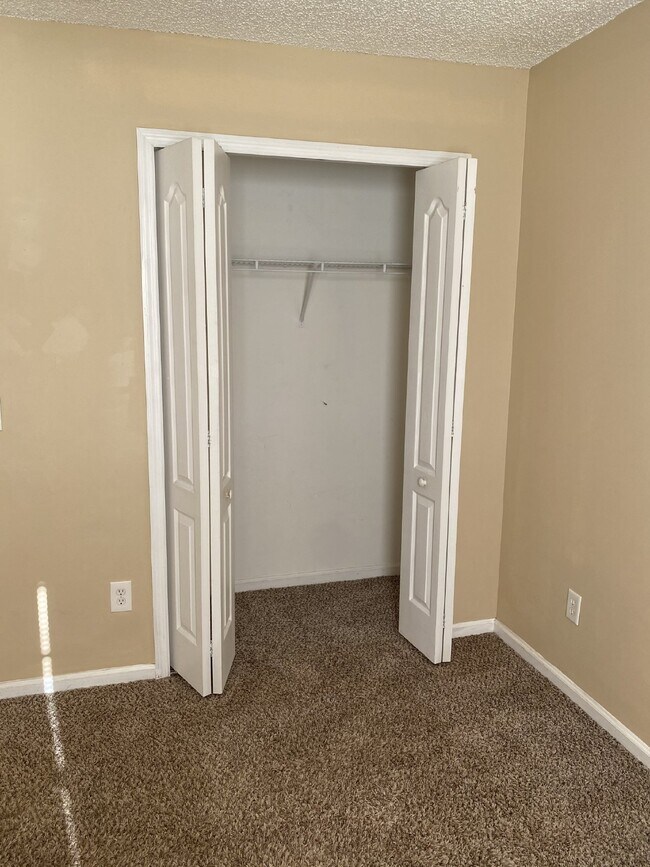 Building Photo - FOR RENT:  Charming 3-Bedroom Home with Sp...