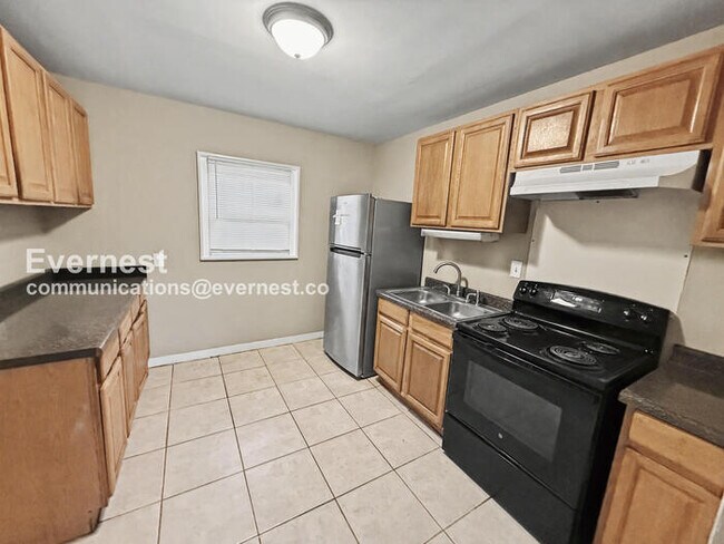 Building Photo - 252 Meadowdale Ave