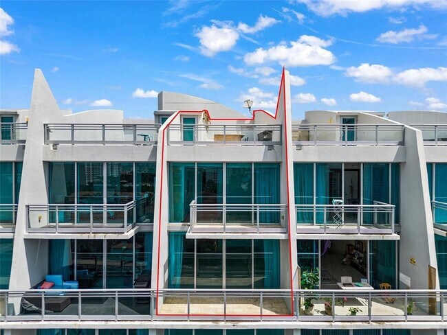 Building Photo - 2950 NE 188th St