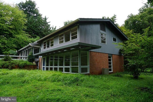 Building Photo - 444 Garrison Forest Rd