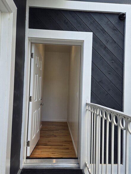 Primary Photo - 4431 S Centinela Ave