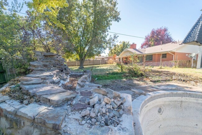 Building Photo - Opportunity Knocking with this HUGE home available for Rent to Own or Lease!