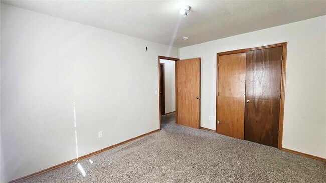 Building Photo - 4117 Gyrfalcon Dr