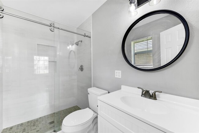 Building Photo - 206 Ron Cir
