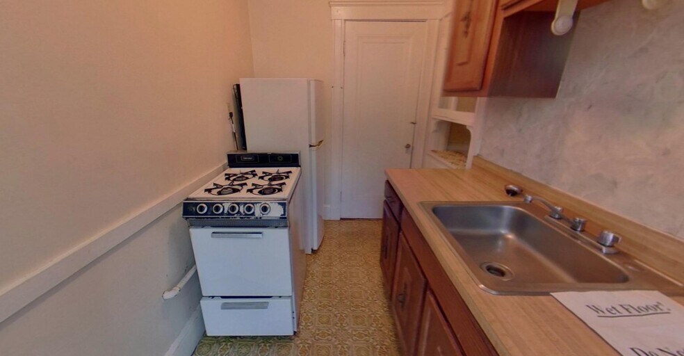 Building Photo - 53 Fellsway W