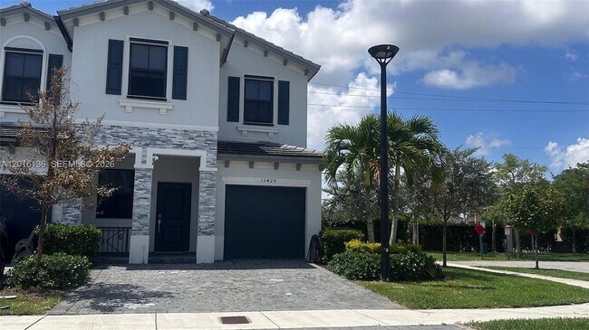 Building Photo - 13420 SW 287th Ter