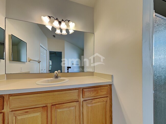 Building Photo - 234 Bryan Oak Ave