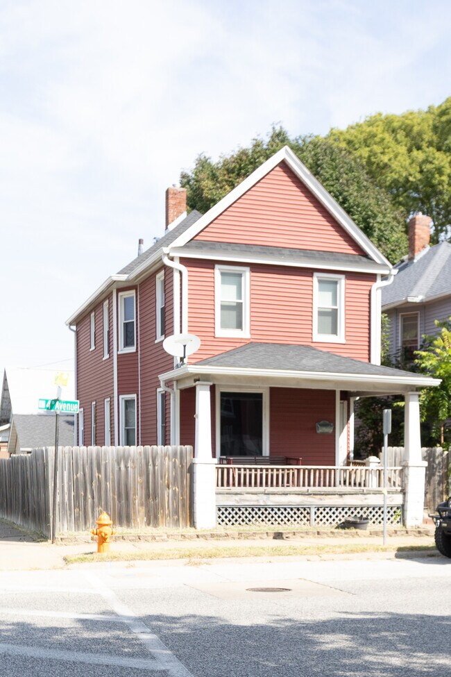 Building Photo - 1001 4th Ave