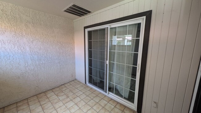Building Photo - 2 Bedroom Condo Unit in the Colonia Coronita Chandler Townhomes Community Near E Chandler Rd and ...