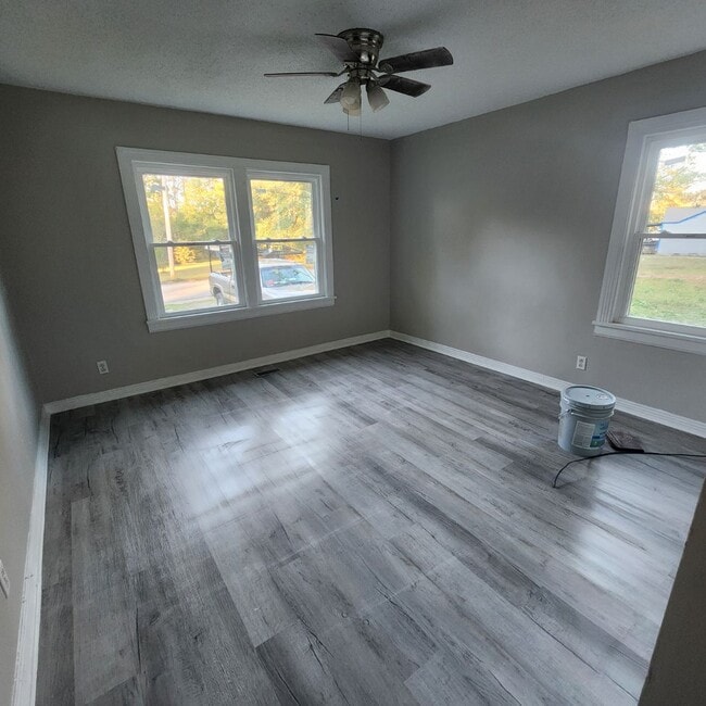 Building Photo - 1403 Kentucky Ave