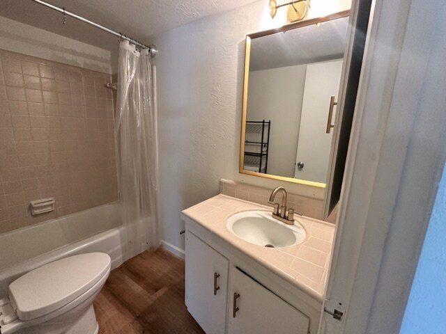 Building Photo - 1304 Mariposa Dr