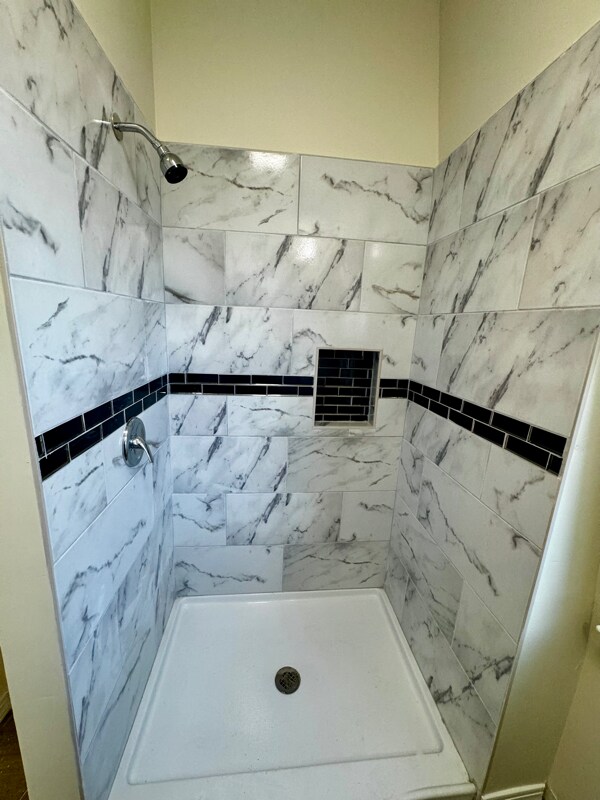 Building Photo - 33 Valley St