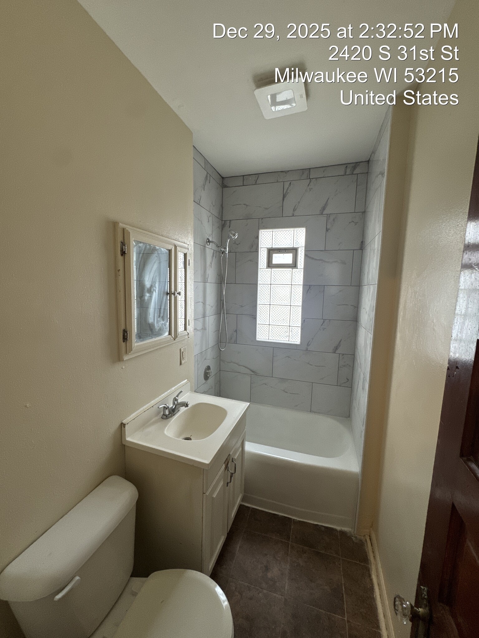 Building Photo - 2420 S 31st St