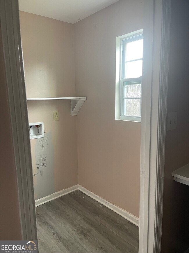 Building Photo - 2660 Turner Valley Cir SW