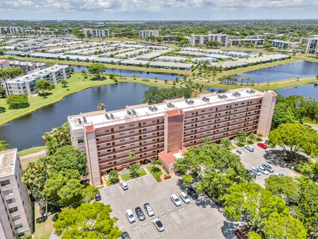 Building Photo - 14623 Bonaire Blvd