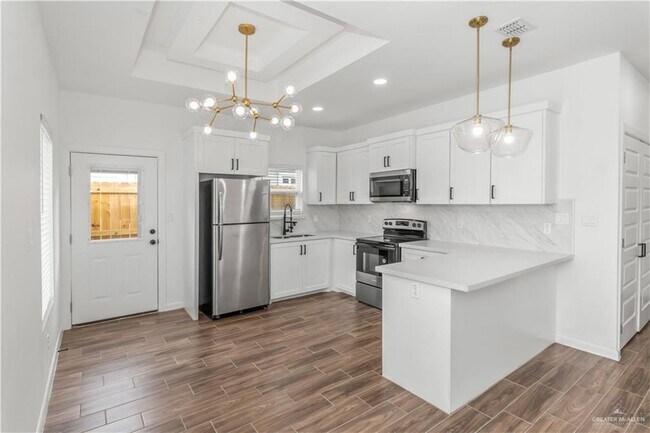 Building Photo - 10 W Woodson Dr