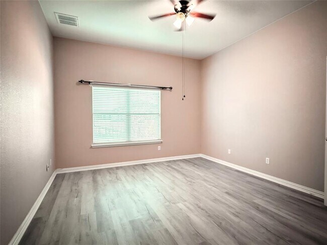 Building Photo - 1548 Tonia Loop