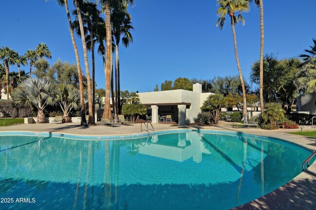Building Photo - 5101 N Casa Blanca Dr