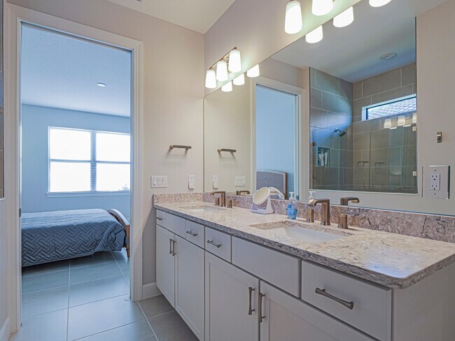 Building Photo - 3842 White Alder Wy