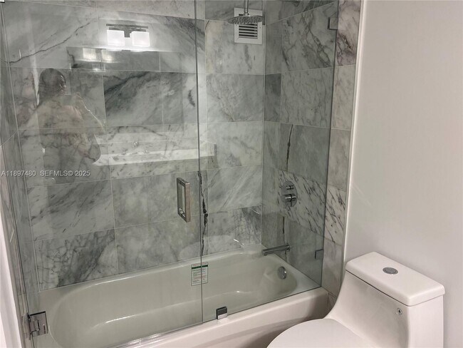 Building Photo - 555 NE 15th St