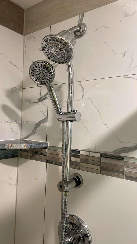 Building Photo - 1150 Normandy Dr