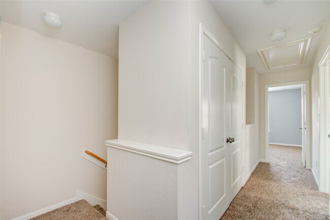 Building Photo - 16110 Limestone Lake Dr