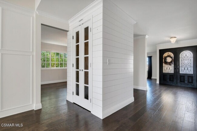 Building Photo - 2076 Hillsbury Rd