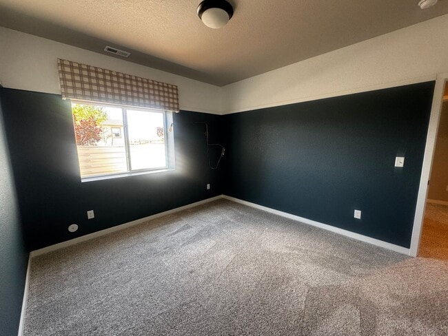 Building Photo - 9996 Antelope Ravine Dr