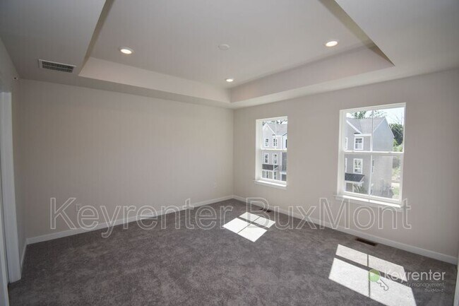 Building Photo - 4991 Franklin Cir
