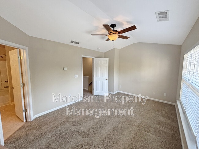 Building Photo - 301 Pampas Ct