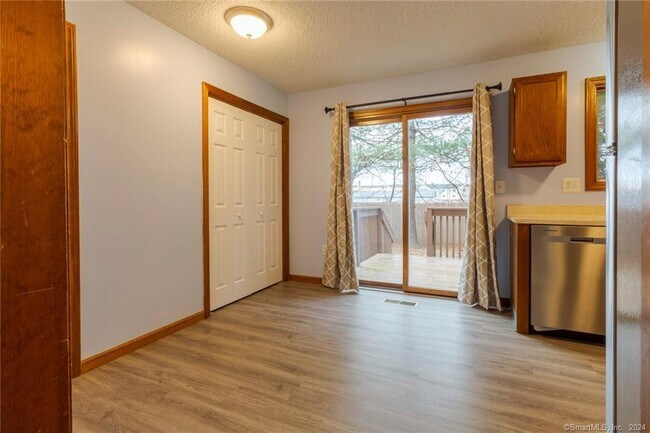 Building Photo - 22 Windwood Dr