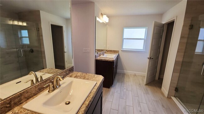 Building Photo - 23 Lone Pine St