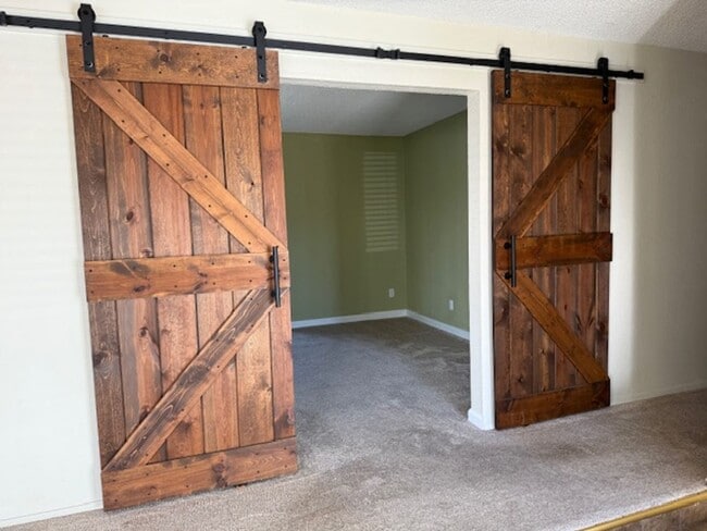 Building Photo - Single Level House - Rincon Valley - 3bd 2ba - 1788 Square Feet of Living Space