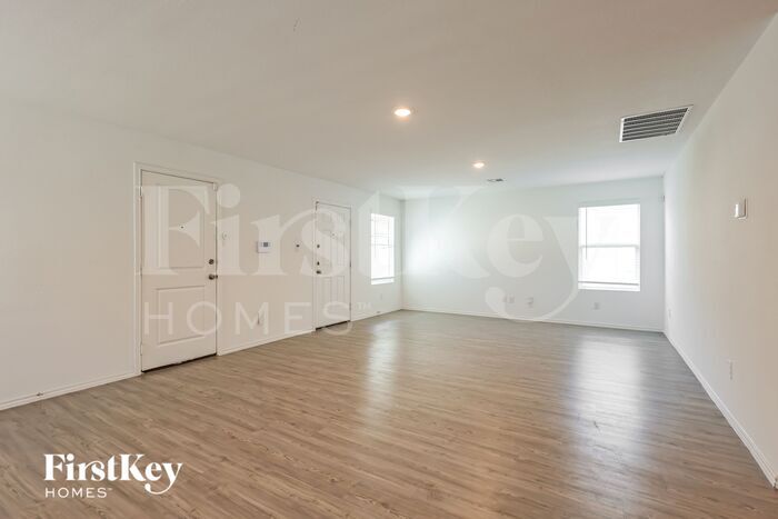 Building Photo - 1339 White Willow