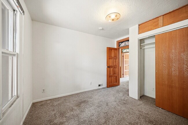 Building Photo - $2,895.95, with $200 Off Cleaning Voucher, 3 Beds - 2 Bath, Single Family Home in Denver with Was...