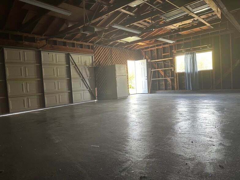 Building Photo - 21116 Denker Ave