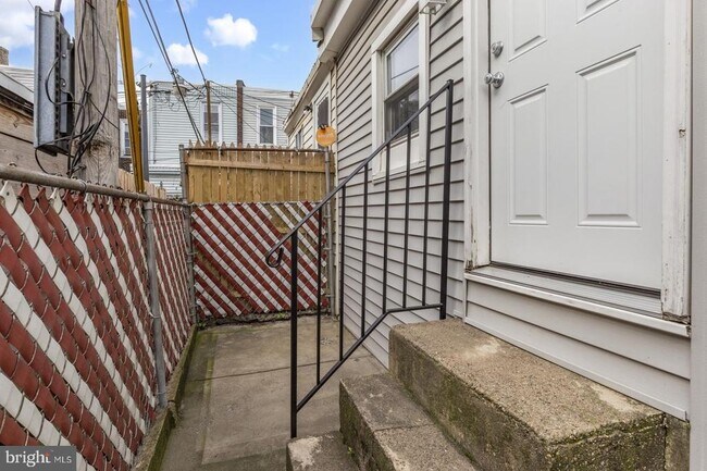Building Photo - 2803 Aramingo Ave