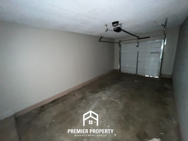 Building Photo - 5011 Tradewind Terrace