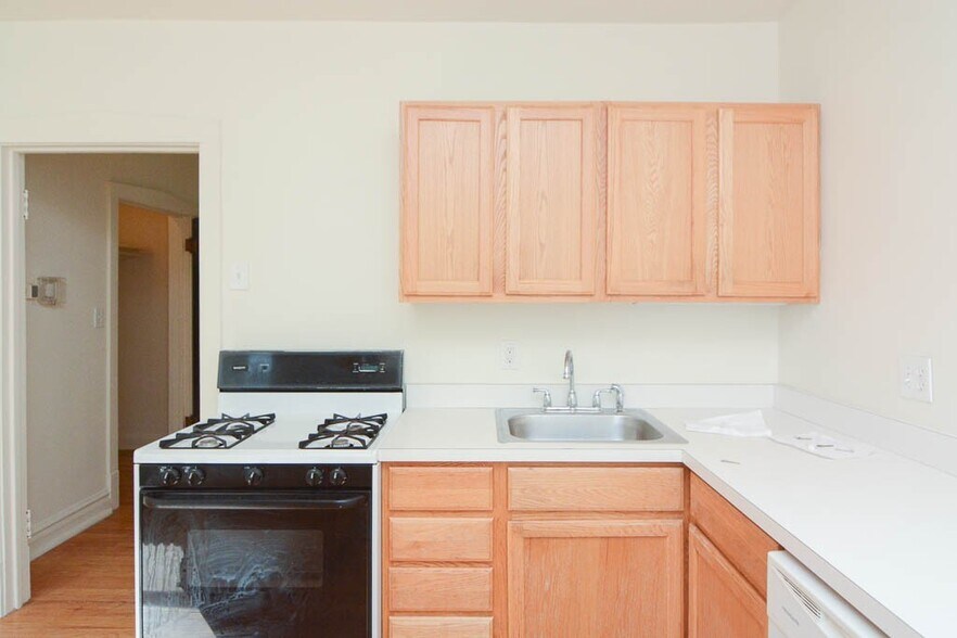 Building Photo - 4325 N Francisco Ave